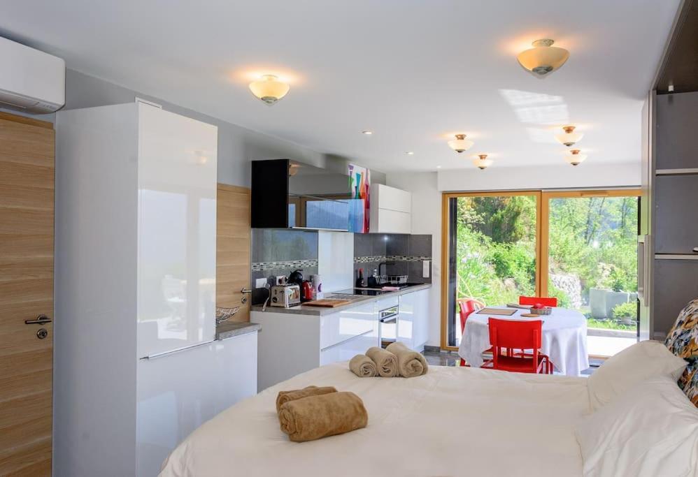In The Heart Of Nature With An Unique View Plan Montmin Esterno foto